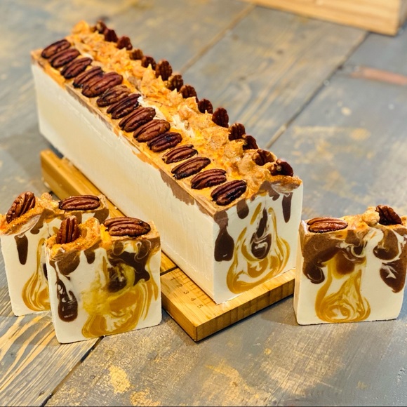 Vanilla Pecan Goat Milk & Cream Essential Lather - Picture 3 of 4